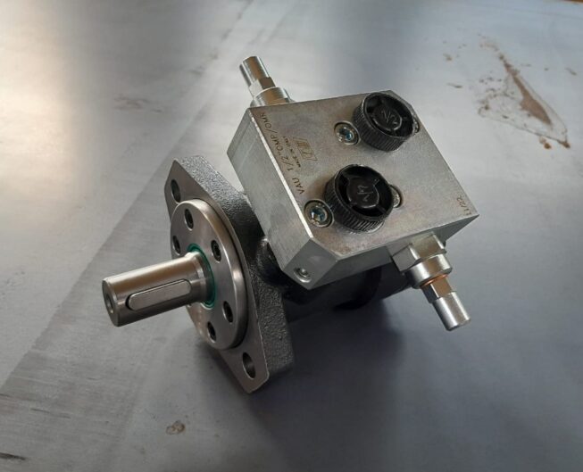 Hydraulimoottori + paineenrajoitusventtiili Hydro35 lietepumppuun - Image 2
