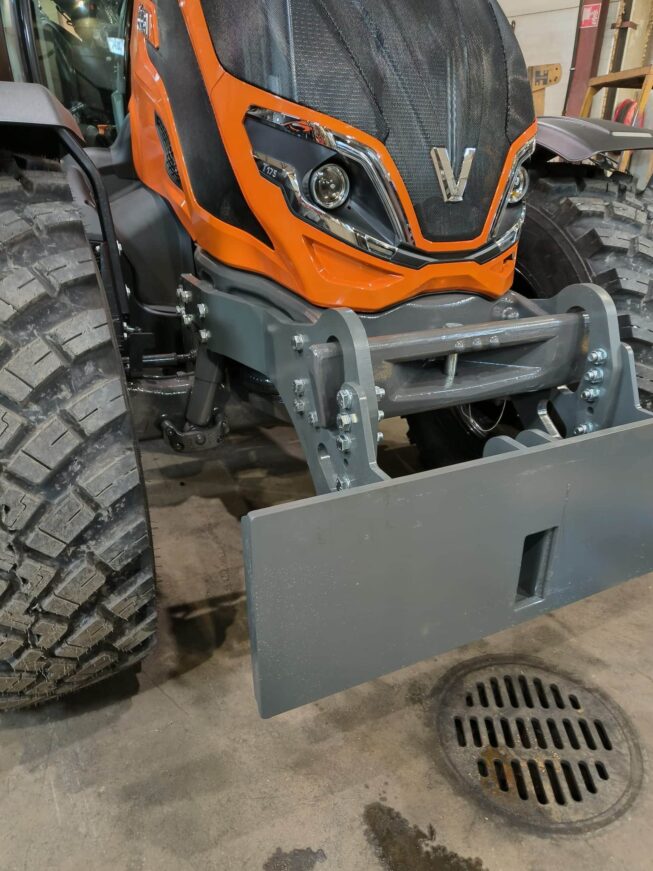Pameco, Kiinteä aurapuskuri (Valtra T4/T5) - Image 5