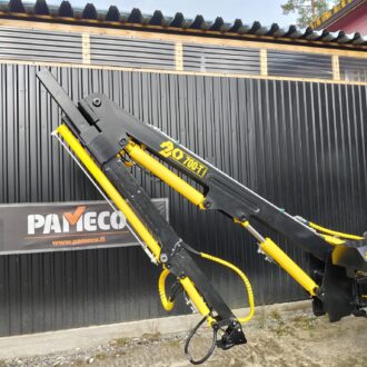 AJO 700T -puomimurskain vesakon leikkaukseen